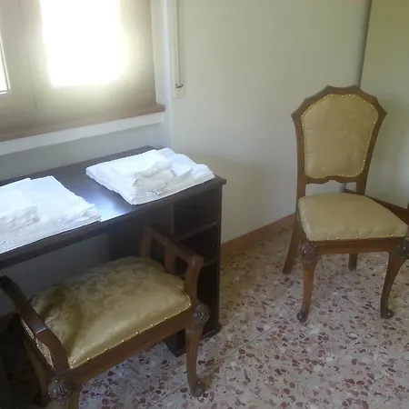 La Verde Valle Bed and Breakfast *